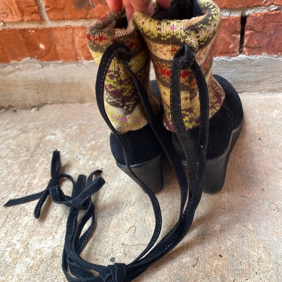 Womens 8.5 Mocassin Southwestern Boho Black Wedge Boots - Picture 6 of 9